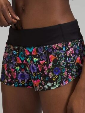 Lululemon Speed Up Low-Rise Lined Short 2.5" Flowerscope Black Multi / Black 10